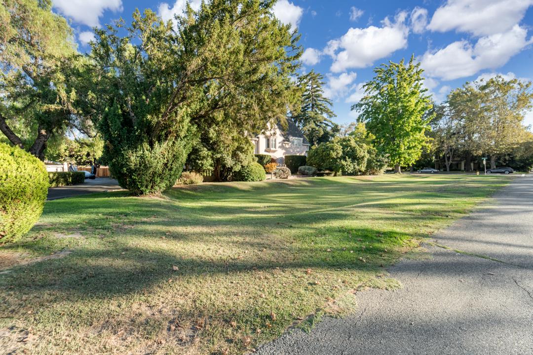 Detail Gallery Image 2 of 115 For 1190 Emory St, San Jose,  CA 95126 - 6 Beds | 3/2 Baths