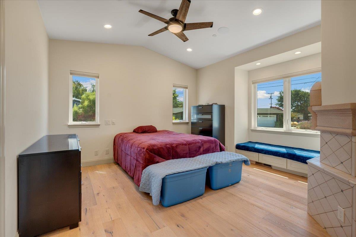 Detail Gallery Image 19 of 33 For 505 Cliff Dr, Aptos,  CA 95003 - 3 Beds | 2 Baths