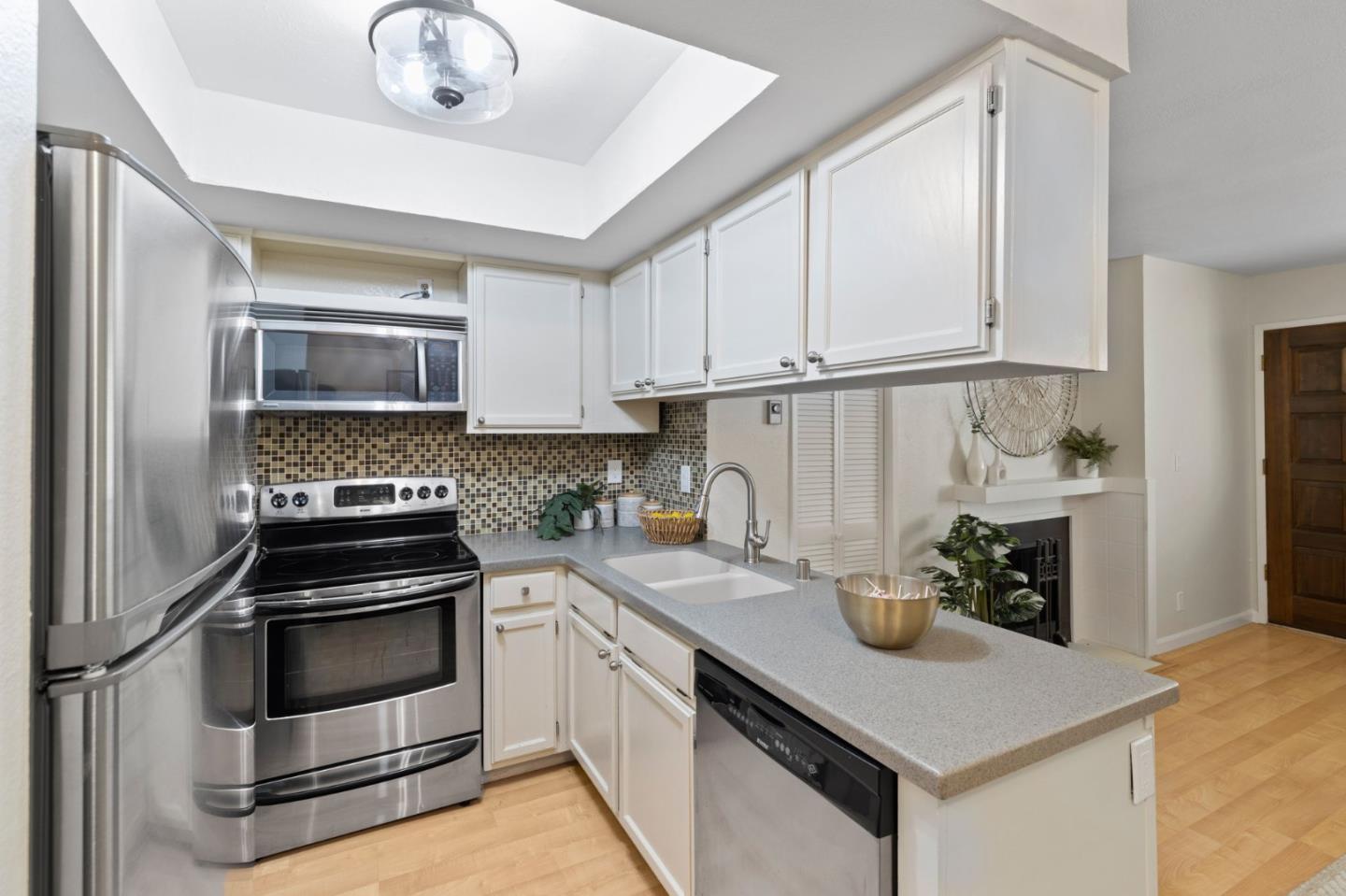 Detail Gallery Image 13 of 27 For 2785 S Bascom Ave #27,  San Jose,  CA 95124 - 1 Beds | 1 Baths