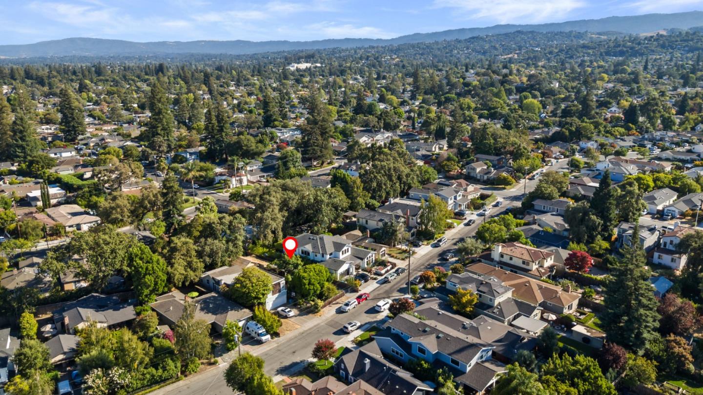 Detail Gallery Image 2 of 17 For 1737 Greenwood Ave, San Carlos,  CA 94070 - 1 Beds | 1 Baths