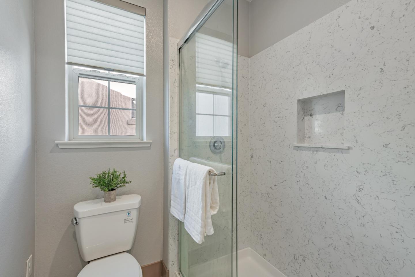 Detail Gallery Image 44 of 53 For 1445 Montclair St, Vallejo,  CA 94592 - 5 Beds | 4/1 Baths