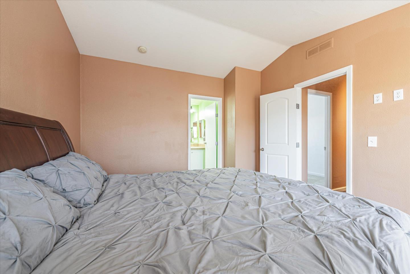 Detail Gallery Image 20 of 38 For 3015 E Bayshore Rd #211,  Redwood City,  CA 94063 - 3 Beds | 2 Baths