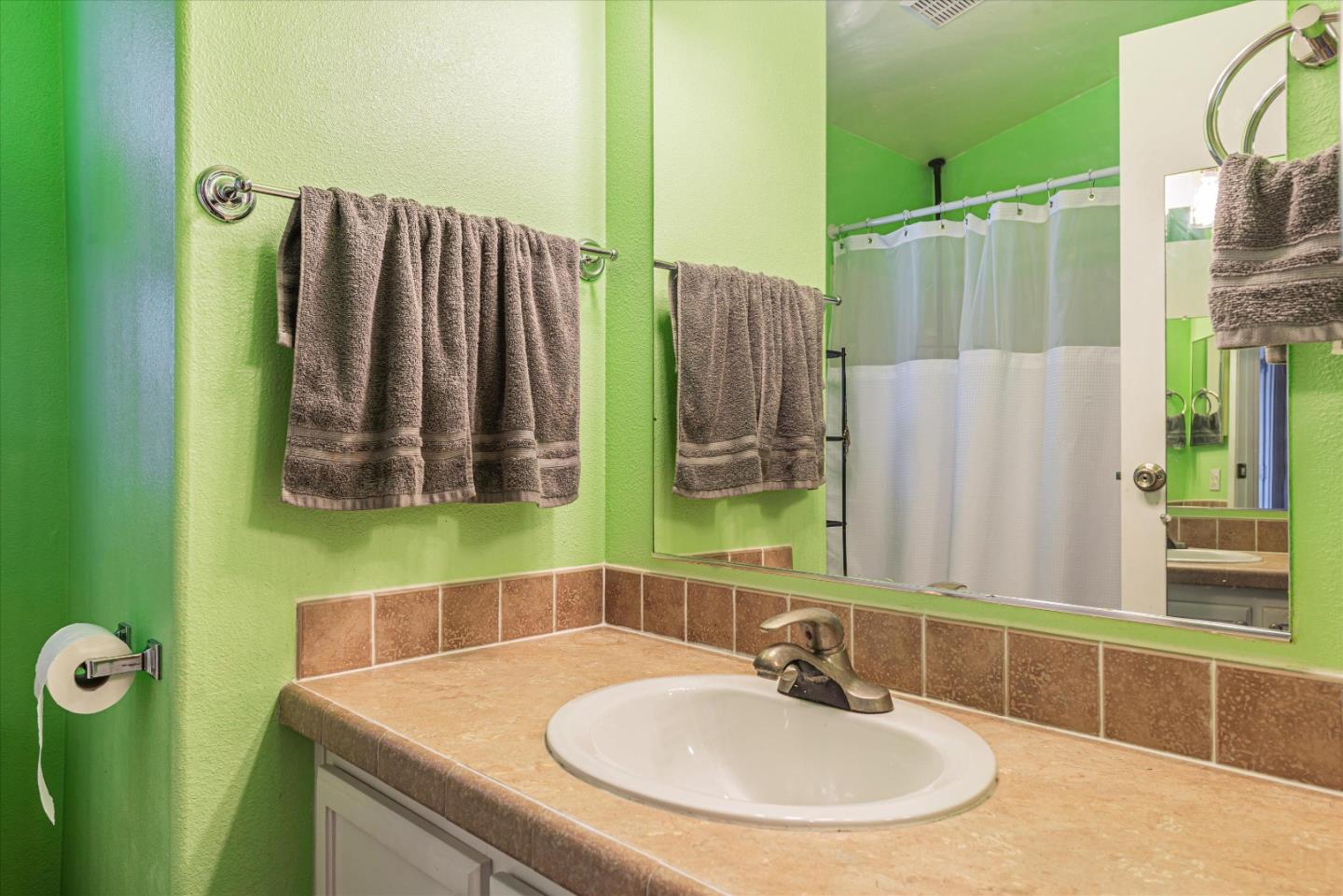 Detail Gallery Image 25 of 38 For 3015 E Bayshore Rd #211,  Redwood City,  CA 94063 - 3 Beds | 2 Baths