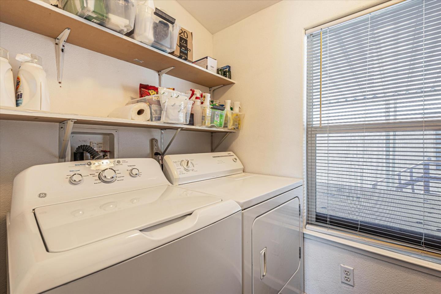 Detail Gallery Image 27 of 38 For 3015 E Bayshore Rd #211,  Redwood City,  CA 94063 - 3 Beds | 2 Baths