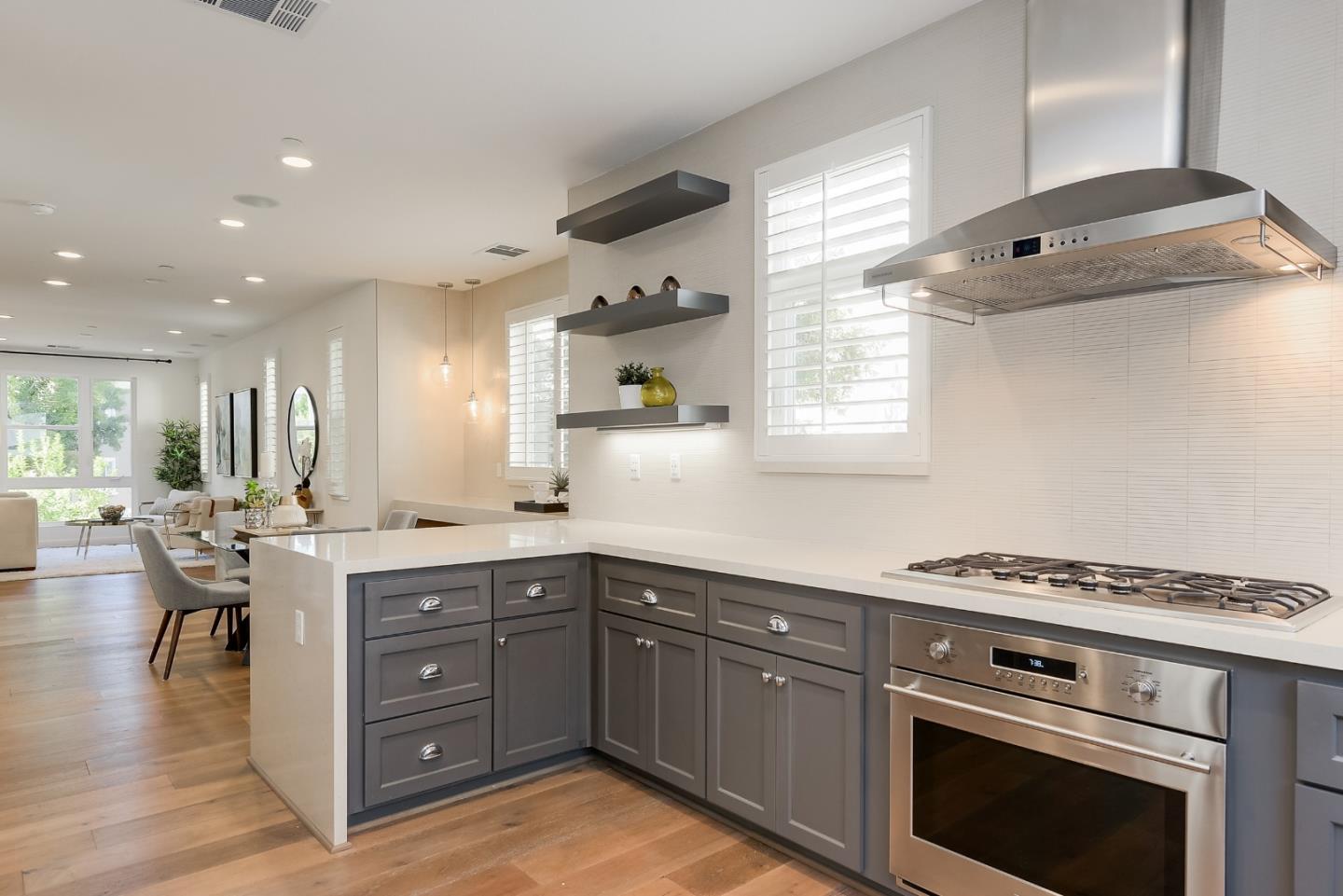 Detail Gallery Image 9 of 21 For 405 Neves Rd, San Mateo,  CA 94403 - 2 Beds | 2/1 Baths