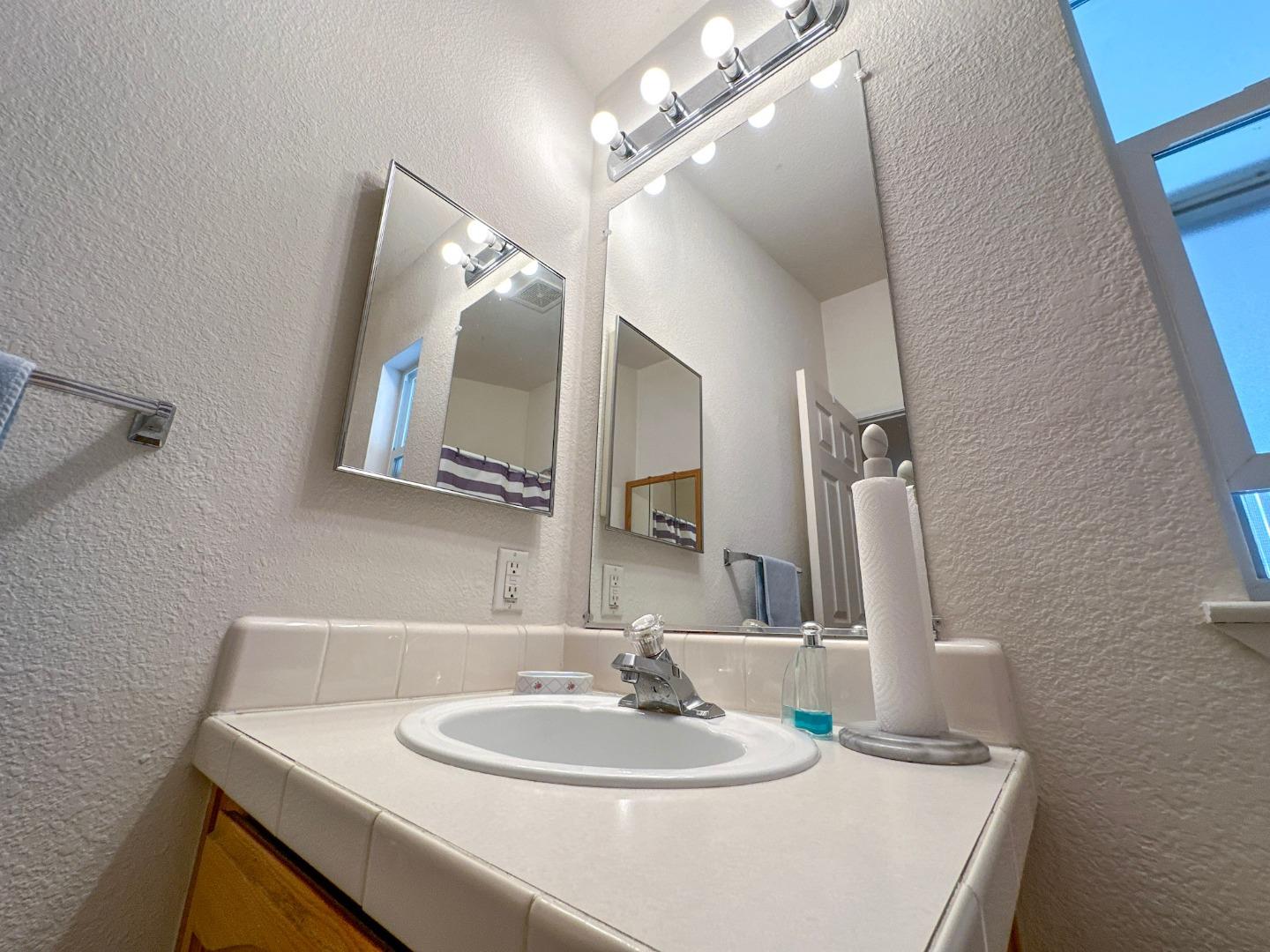 Detail Gallery Image 22 of 31 For 60 Wilson Way #91,  Milpitas,  CA 95035 - 3 Beds | 2 Baths