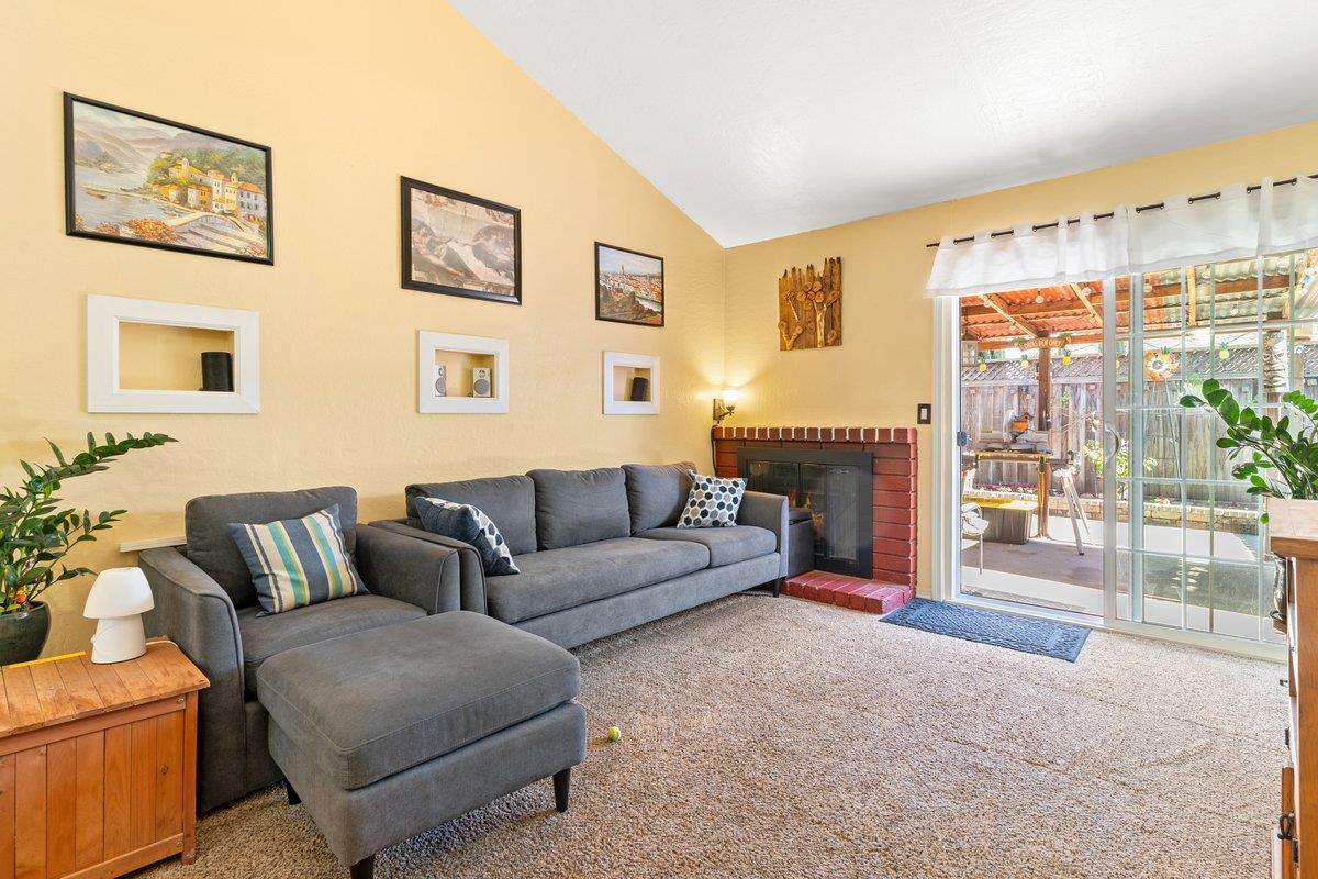 Detail Gallery Image 10 of 19 For 190 E Edmundson Ave, Morgan Hill,  CA 95037 - 2 Beds | 2 Baths