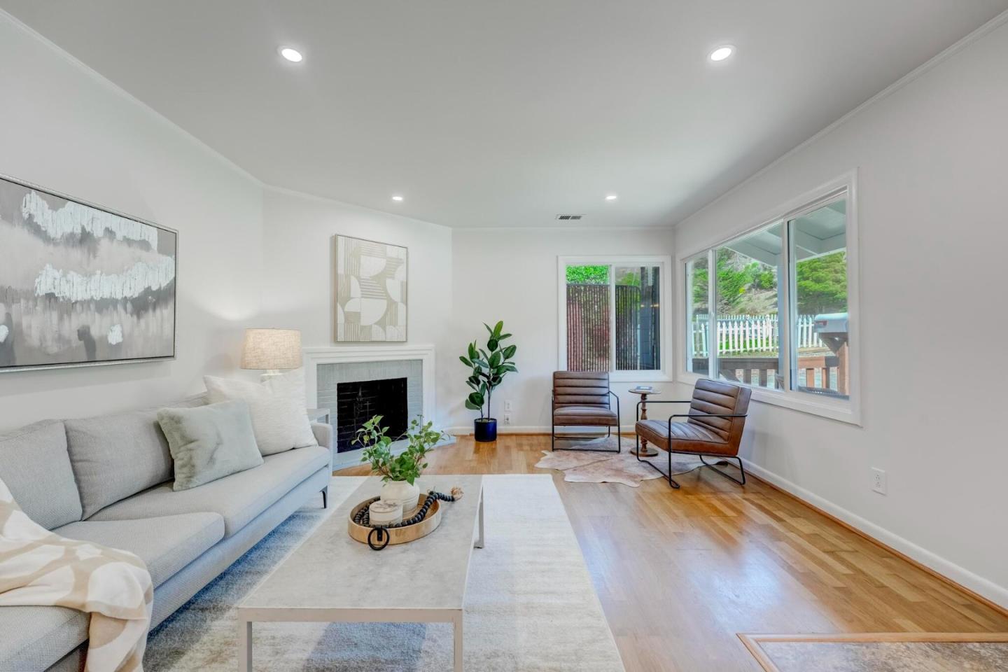 1027 Hillside Blvd, South San Francisco, CA 94080 photo 2
