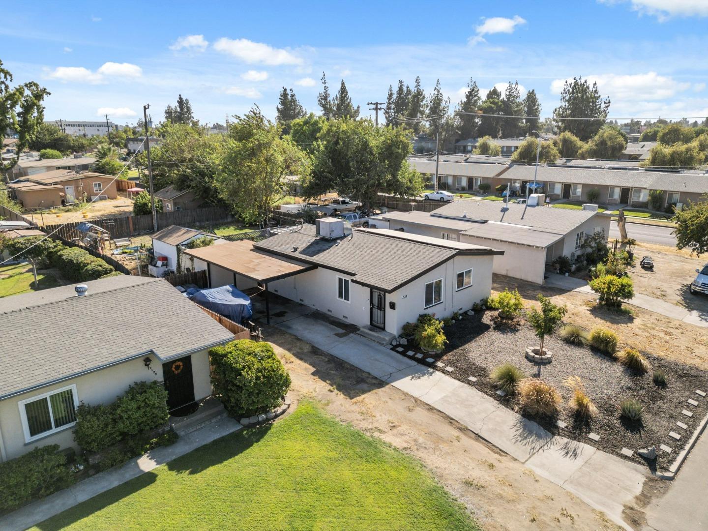 Detail Gallery Image 23 of 33 For 2118 E Sussex Way, Fresno,  CA 93726 - 2 Beds | 1 Baths