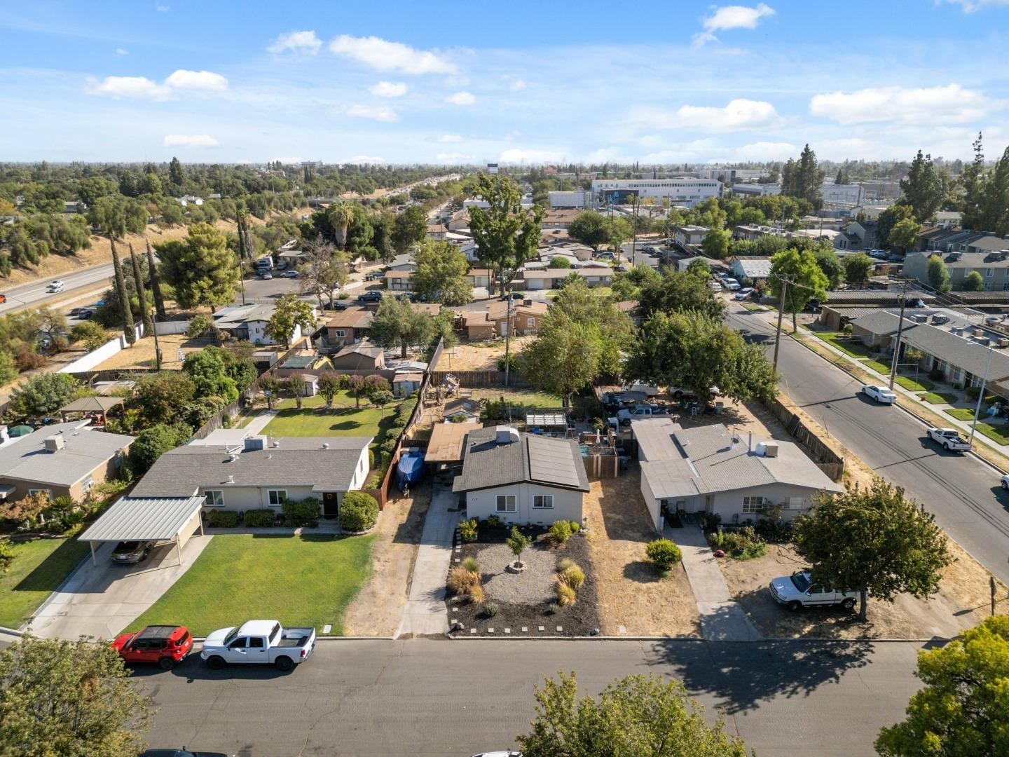 Detail Gallery Image 26 of 33 For 2118 E Sussex Way, Fresno,  CA 93726 - 2 Beds | 1 Baths