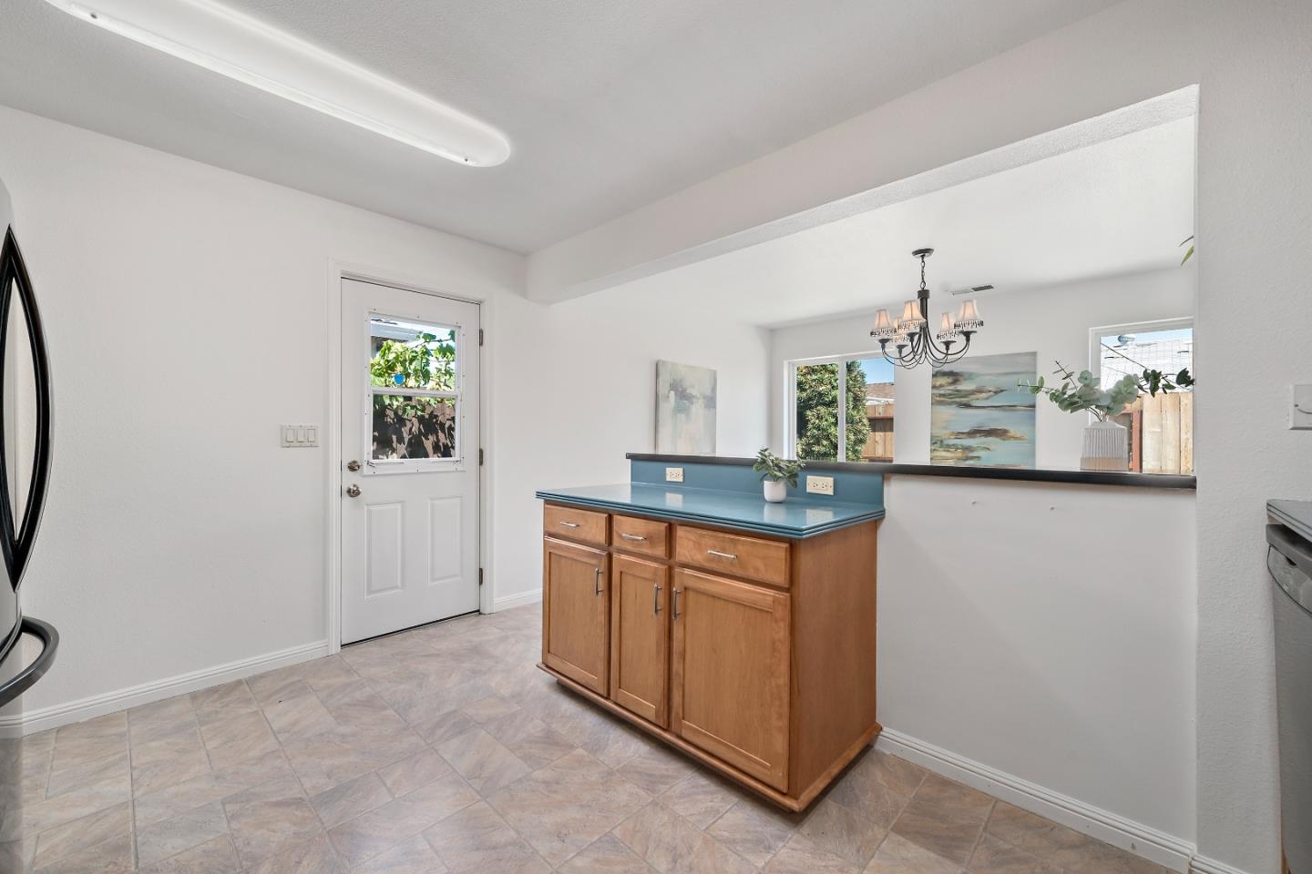 Detail Gallery Image 10 of 23 For 3098 Franela Dr, San Jose,  CA 95124 - 4 Beds | 2 Baths