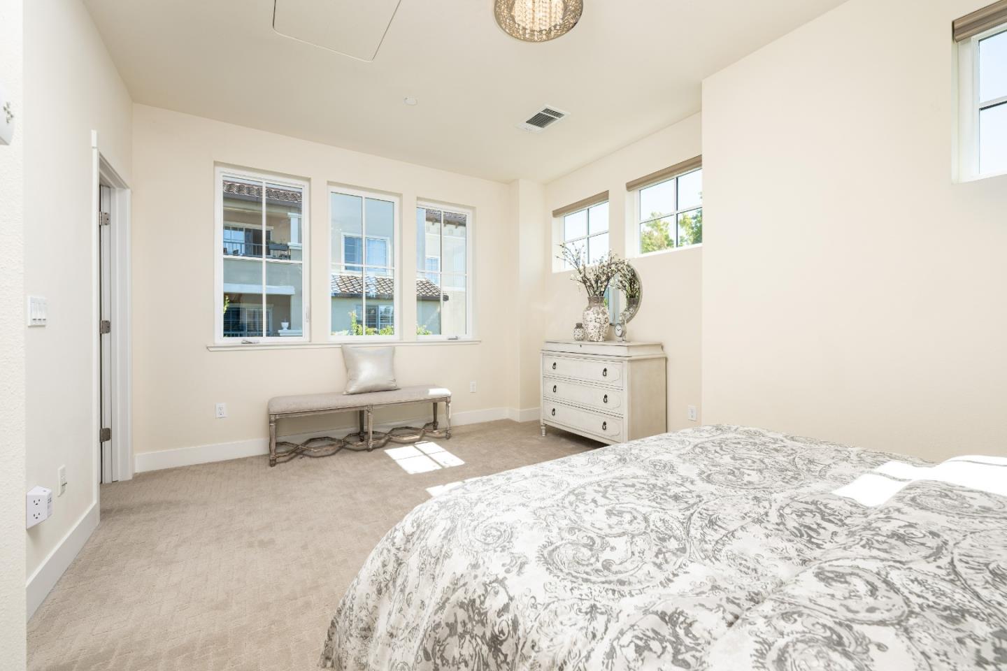 Detail Gallery Image 10 of 21 For 122 Tilton Ave, San Mateo,  CA 94401 - 3 Beds | 2/1 Baths