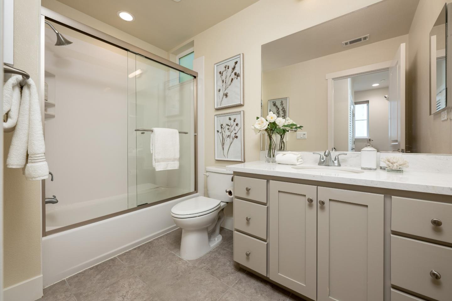 Detail Gallery Image 14 of 21 For 122 Tilton Ave, San Mateo,  CA 94401 - 3 Beds | 2/1 Baths