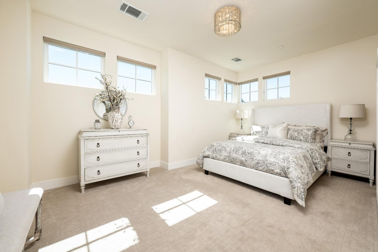 Detail Gallery Image 9 of 21 For 122 Tilton Ave, San Mateo,  CA 94401 - 3 Beds | 2/1 Baths