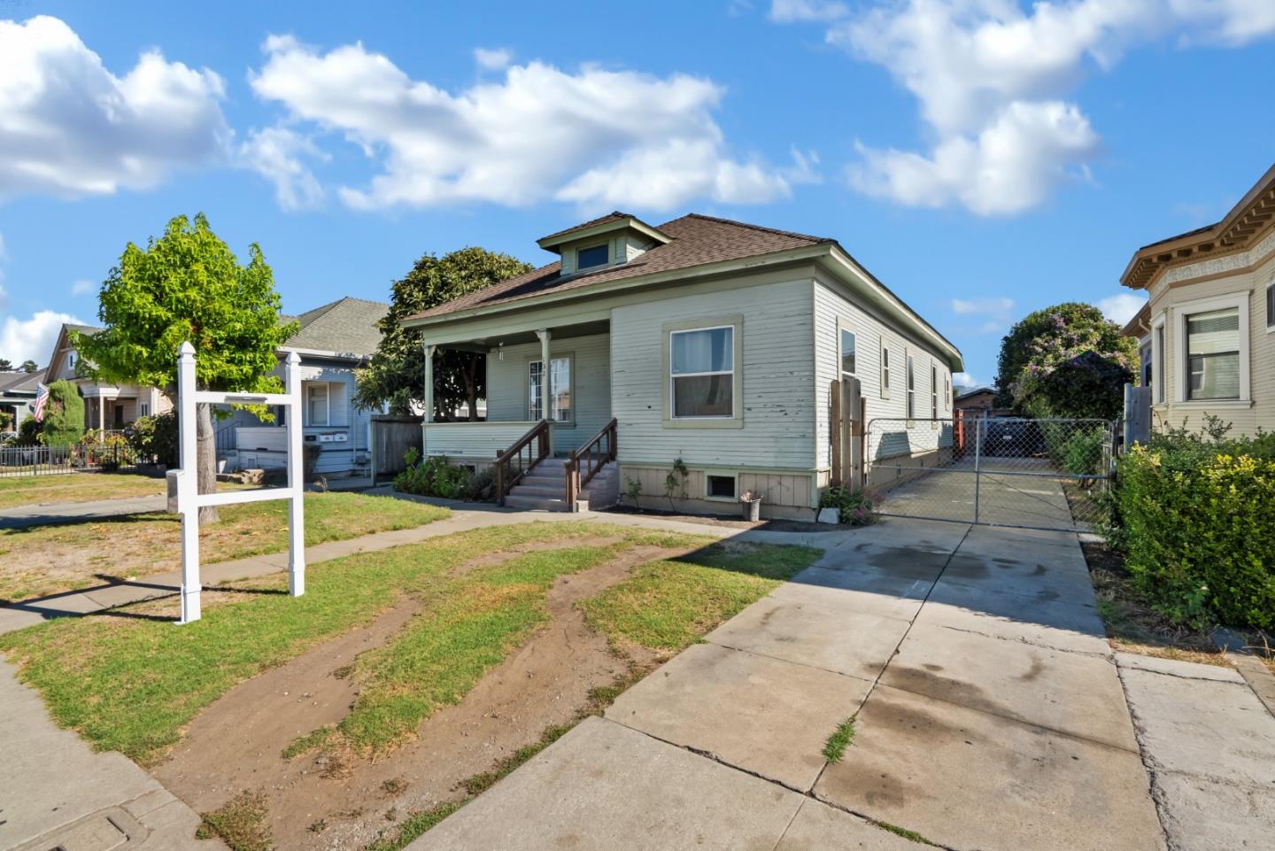 Detail Gallery Image 4 of 50 For 132 Brennan St, Watsonville,  CA 95076 - 3 Beds | 2 Baths