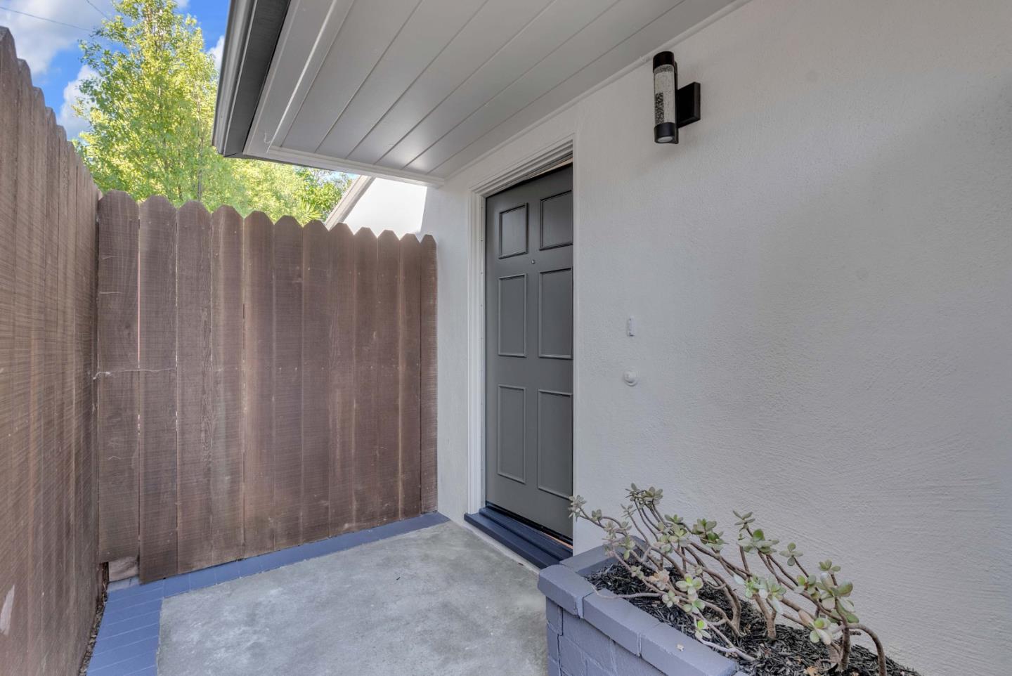 Detail Gallery Image 4 of 23 For 242 Longford Dr, South San Francisco,  CA 94080 - 3 Beds | 1 Baths