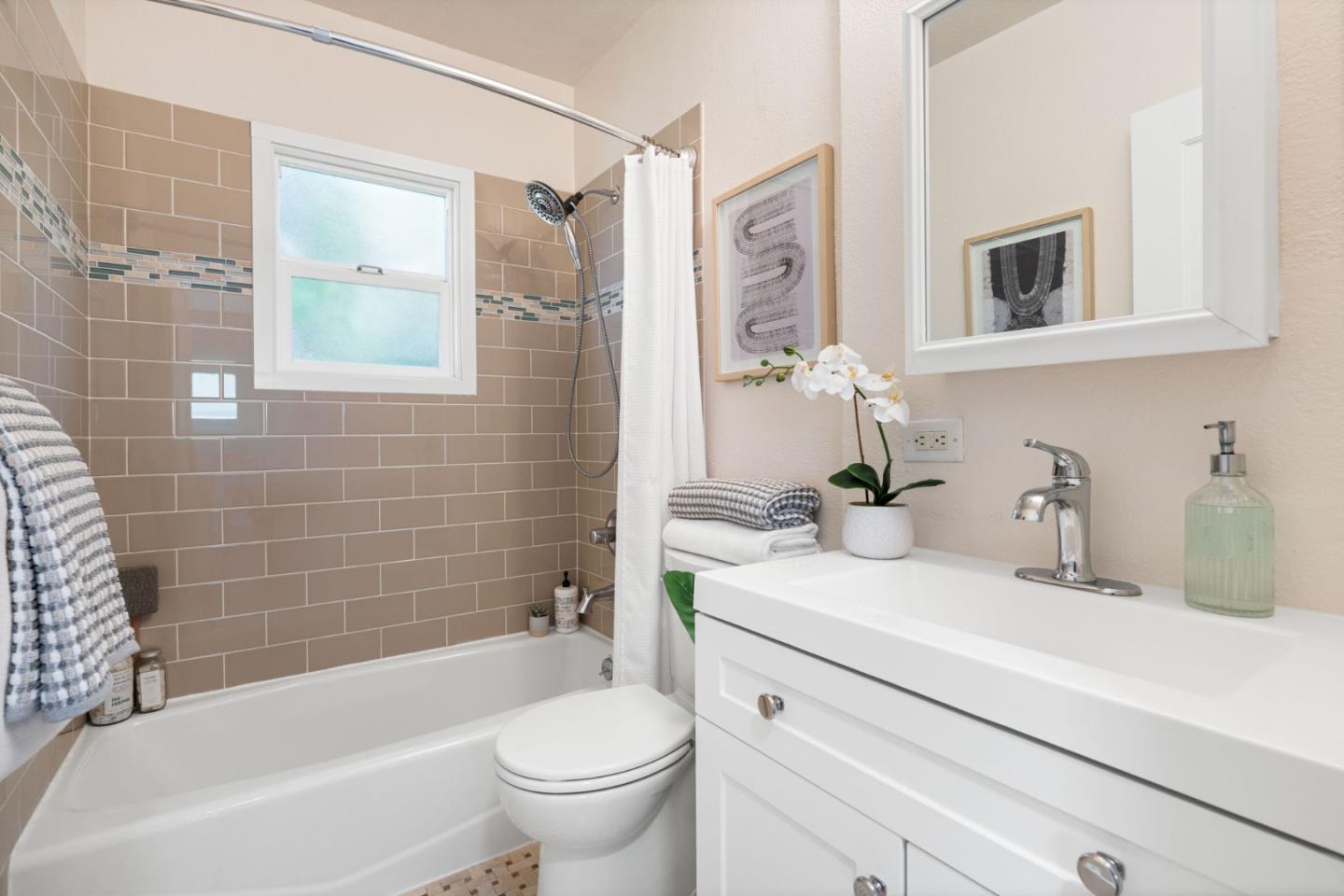 Detail Gallery Image 21 of 37 For 527 Chestnut Ave, San Bruno,  CA 94066 - 3 Beds | 2 Baths