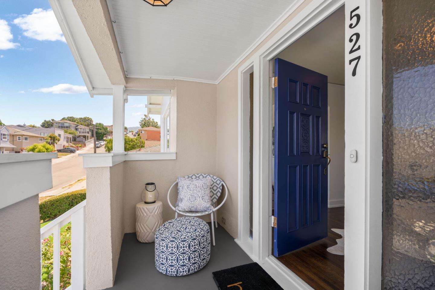 Detail Gallery Image 4 of 37 For 527 Chestnut Ave, San Bruno,  CA 94066 - 3 Beds | 2 Baths