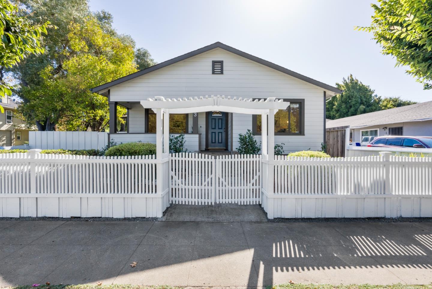 Detail Gallery Image 1 of 47 For 3 N Eldorado St, San Mateo,  CA 94401 - 4 Beds | 2 Baths