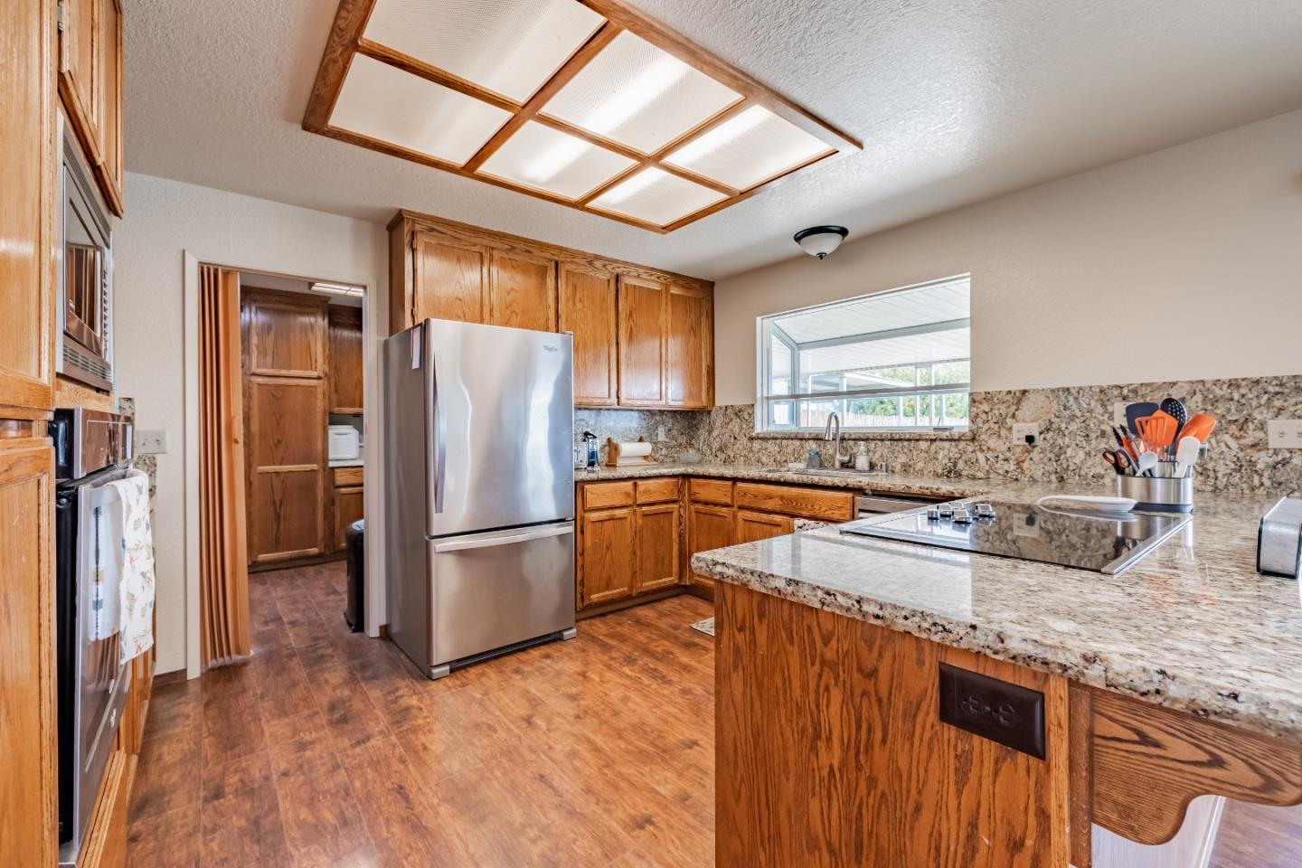 Detail Gallery Image 9 of 23 For 1031 Foothill, Hollister,  CA 95023 - 3 Beds | 2 Baths