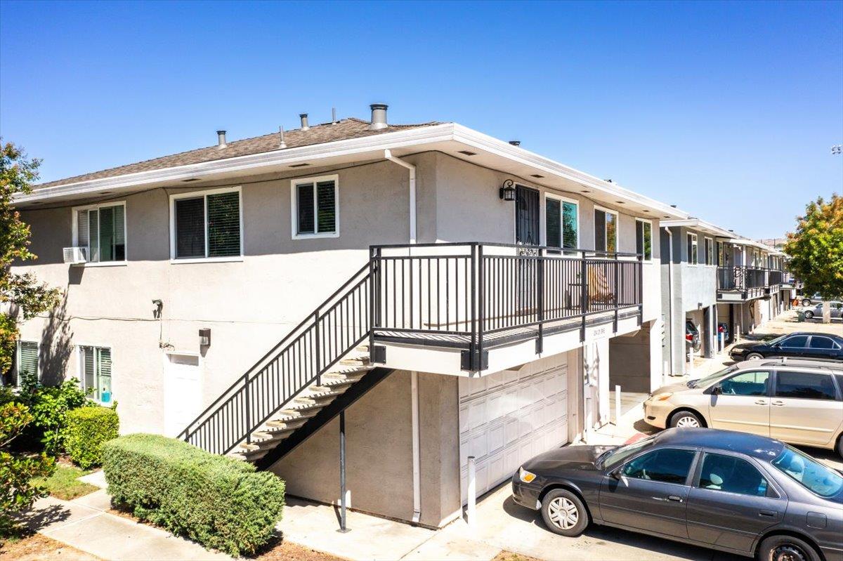 Detail Gallery Image 1 of 32 For 204 Coy Dr #4,  San Jose,  CA 95123 - 2 Beds | 1 Baths