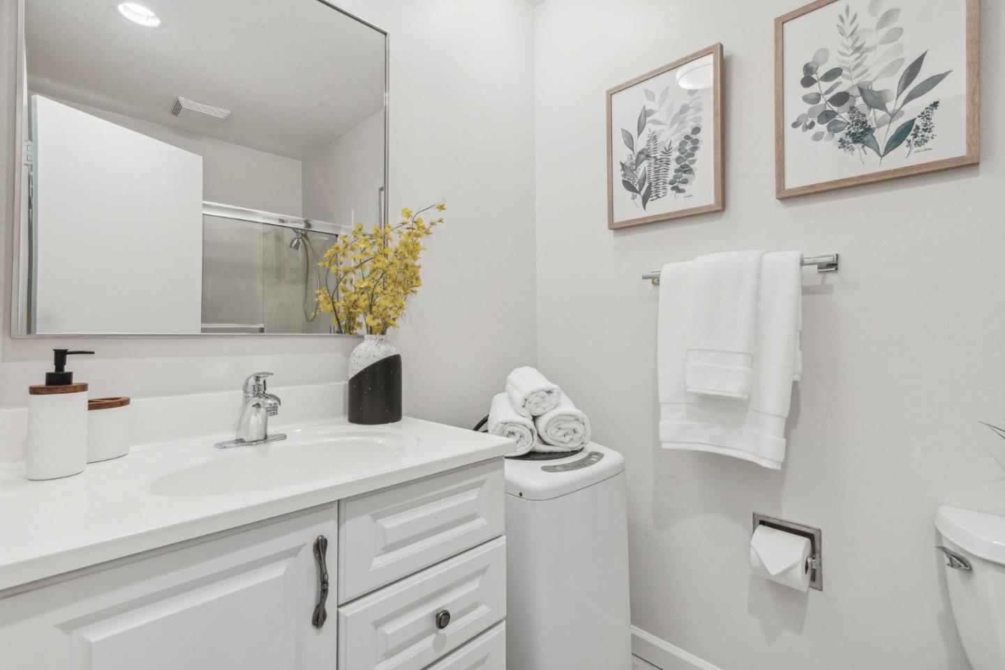 Detail Gallery Image 26 of 50 For 6 Seville Way #102,  San Mateo,  CA 94402 - 2 Beds | 1 Baths