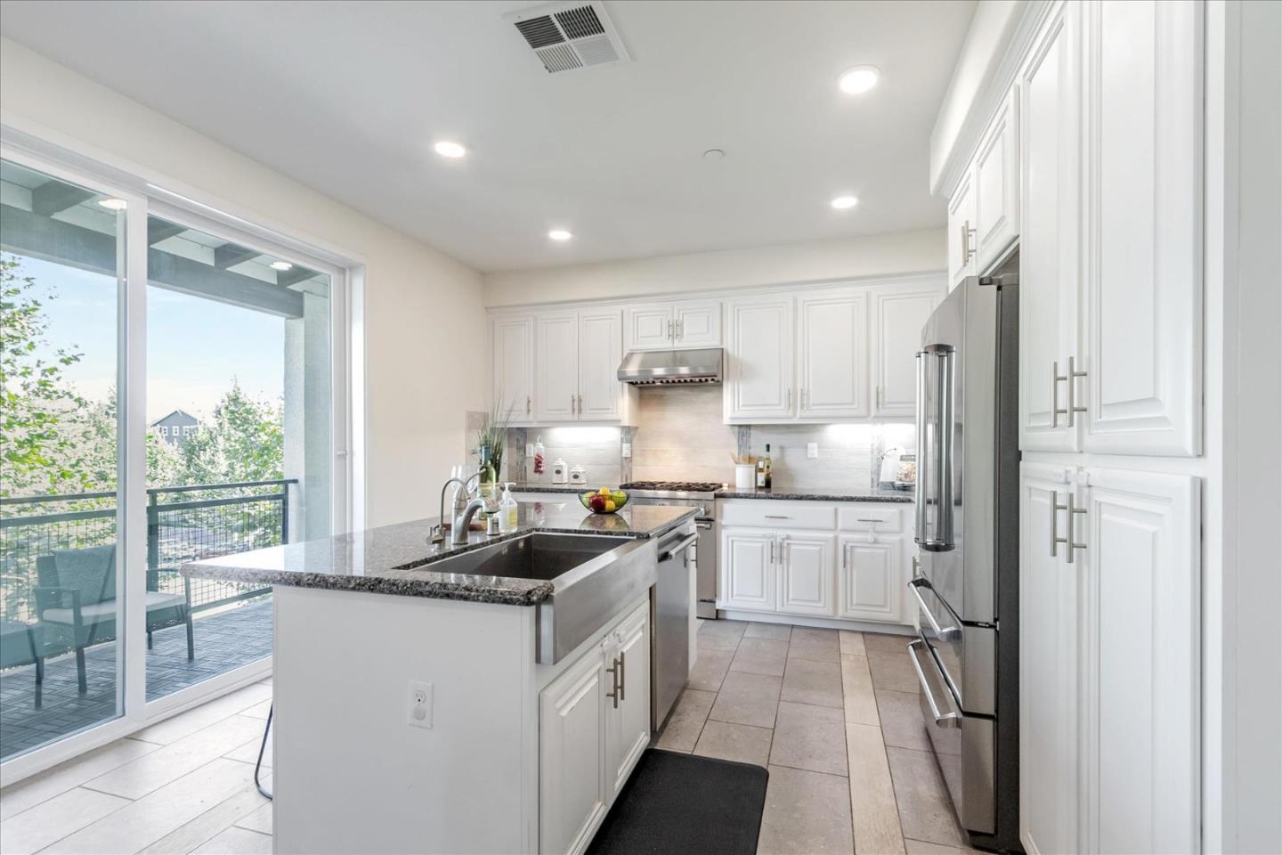 Detail Gallery Image 11 of 40 For 1653 Centre Pointe Dr, Milpitas,  CA 95035 - 3 Beds | 2 Baths