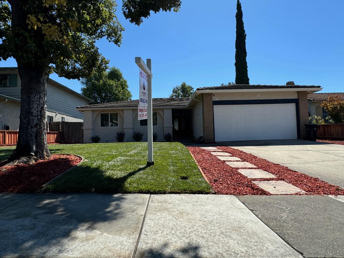 Detail Gallery Image 1 of 57 For 2083 Flintcrest Dr, San Jose,  CA 95148 - 3 Beds | 2 Baths