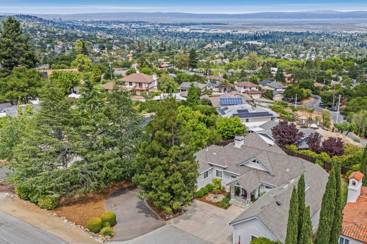 Detail Gallery Image 1 of 1 For 815 Bayview Way, Redwood City,  CA 94062 - 4 Beds | 3 Baths