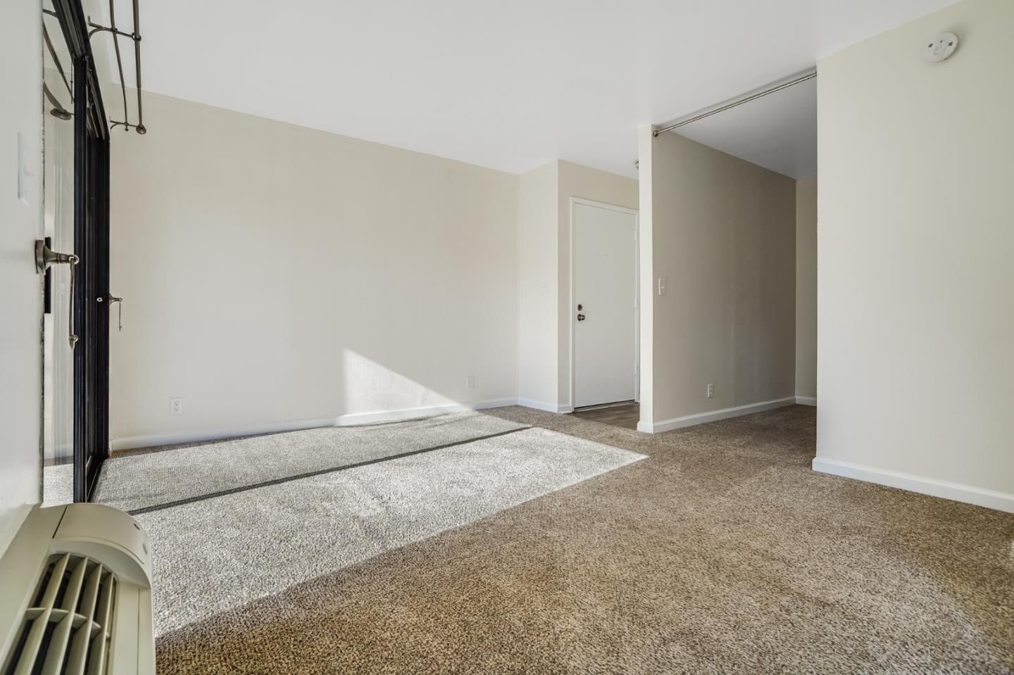 Detail Gallery Image 9 of 13 For 944 Kiely Blvd #D,  Santa Clara,  CA 95051 - 1 Beds | 1 Baths