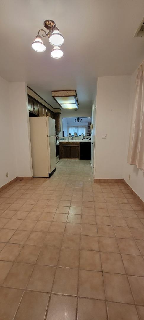 Detail Gallery Image 7 of 13 For 1848 Cherokee Dr #6,  Salinas,  CA 93906 - 2 Beds | 2 Baths