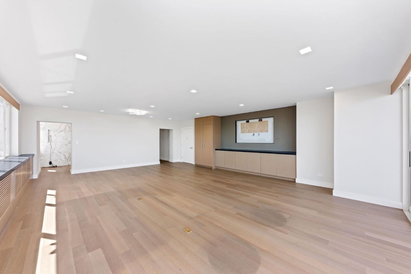 Detail Gallery Image 13 of 49 For 1080 Chestnut St 1a,  San Francisco,  CA 94109 - 2 Beds | 2 Baths