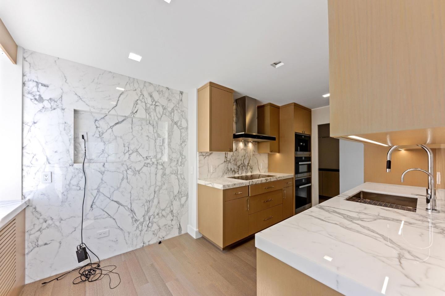 Detail Gallery Image 19 of 49 For 1080 Chestnut St 1a,  San Francisco,  CA 94109 - 2 Beds | 2 Baths