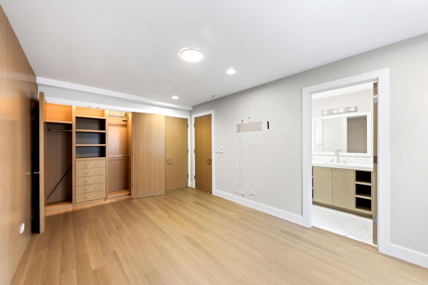 Detail Gallery Image 21 of 49 For 1080 Chestnut St 1a,  San Francisco,  CA 94109 - 2 Beds | 2 Baths