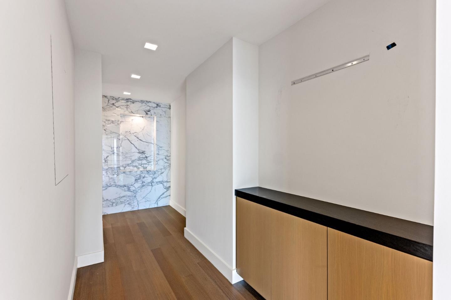 Detail Gallery Image 32 of 49 For 1080 Chestnut St 1a,  San Francisco,  CA 94109 - 2 Beds | 2 Baths