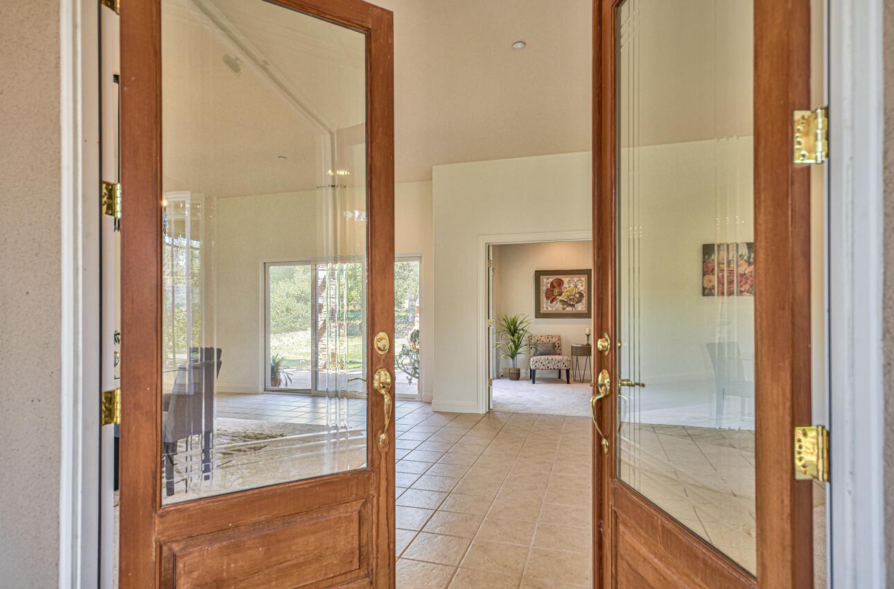 Detail Gallery Image 16 of 54 For 9407 Hawk Dr, Salinas,  CA 93907 - 4 Beds | 2/1 Baths