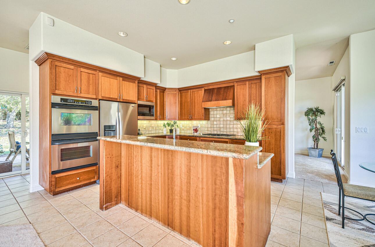 Detail Gallery Image 32 of 54 For 9407 Hawk Dr, Salinas,  CA 93907 - 4 Beds | 2/1 Baths