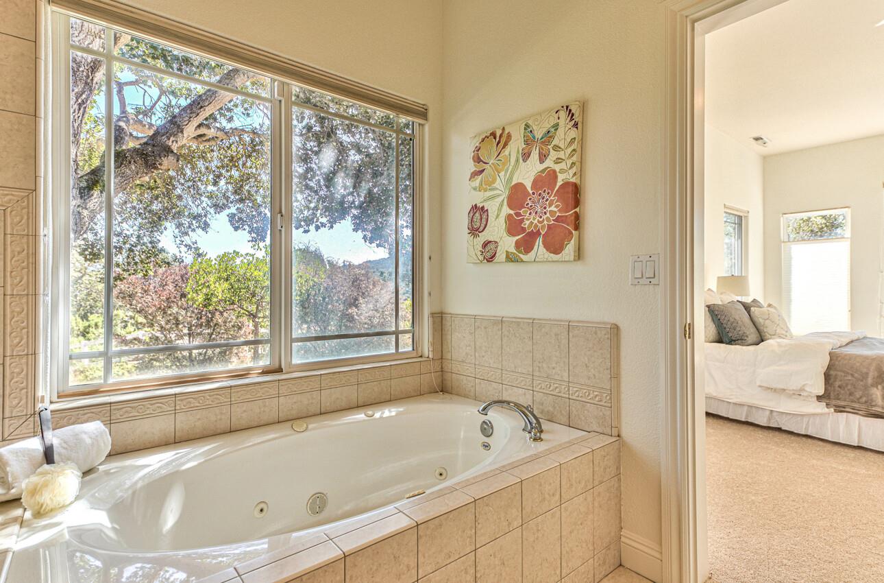 Detail Gallery Image 40 of 54 For 9407 Hawk Dr, Salinas,  CA 93907 - 4 Beds | 2/1 Baths