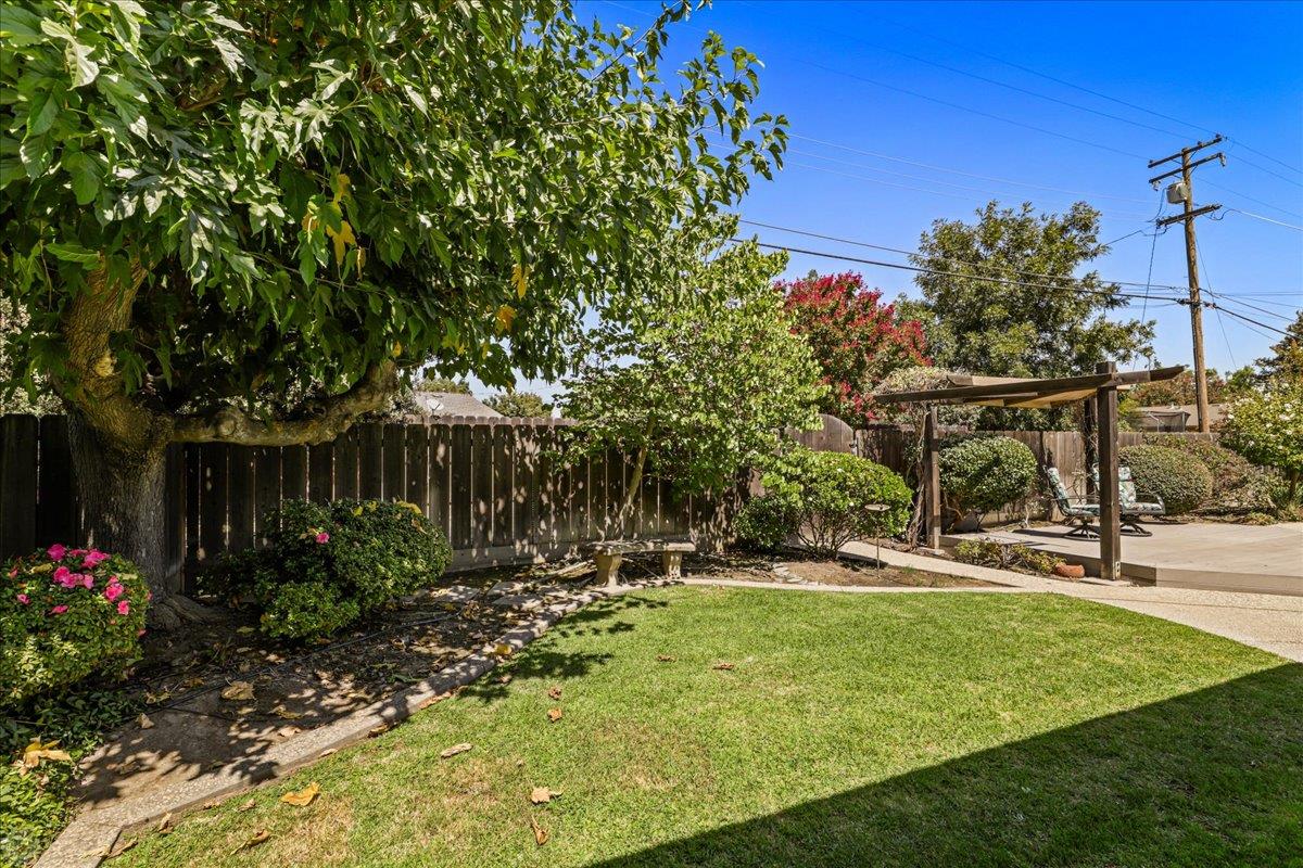 Detail Gallery Image 57 of 64 For 217 Charlemagne Way, Modesto,  CA 95350 - 4 Beds | 2 Baths