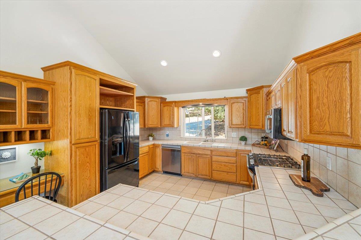 Detail Gallery Image 18 of 68 For 8489 Berta Views Ln, Prunedale,  CA 93907 - 3 Beds | 2 Baths