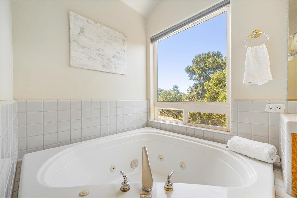 Detail Gallery Image 33 of 68 For 8489 Berta Views Ln, Prunedale,  CA 93907 - 3 Beds | 2 Baths