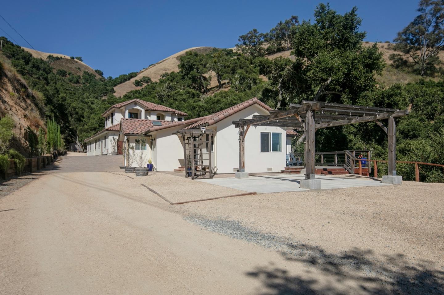 Detail Gallery Image 4 of 40 For 599 Country Club Heights Dr, Carmel Valley,  CA 93924 - 4 Beds | 3/1 Baths