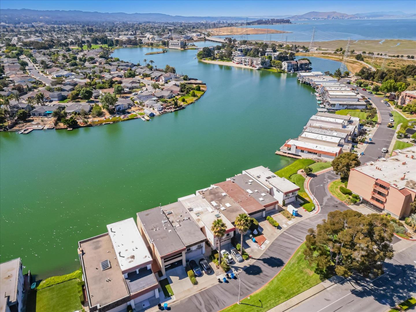 Detail Gallery Image 35 of 35 For 508 Fathom Dr, San Mateo,  CA 94404 - 1 Beds | 2 Baths