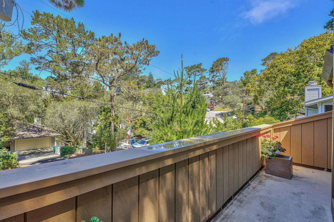 Detail Gallery Image 9 of 26 For 3864 San Carlos St, Carmel,  CA 93923 - 2 Beds | 3 Baths