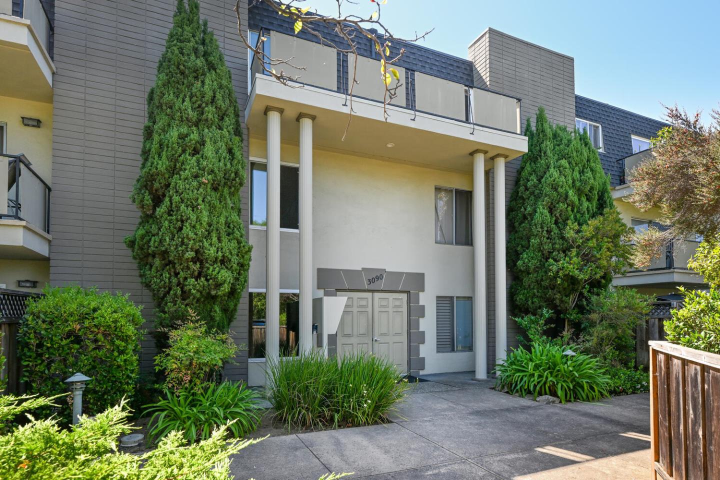 Detail Gallery Image 1 of 21 For 3090 Los Prados St #2,  San Mateo,  CA 94403 - 0 Beds | 1 Baths