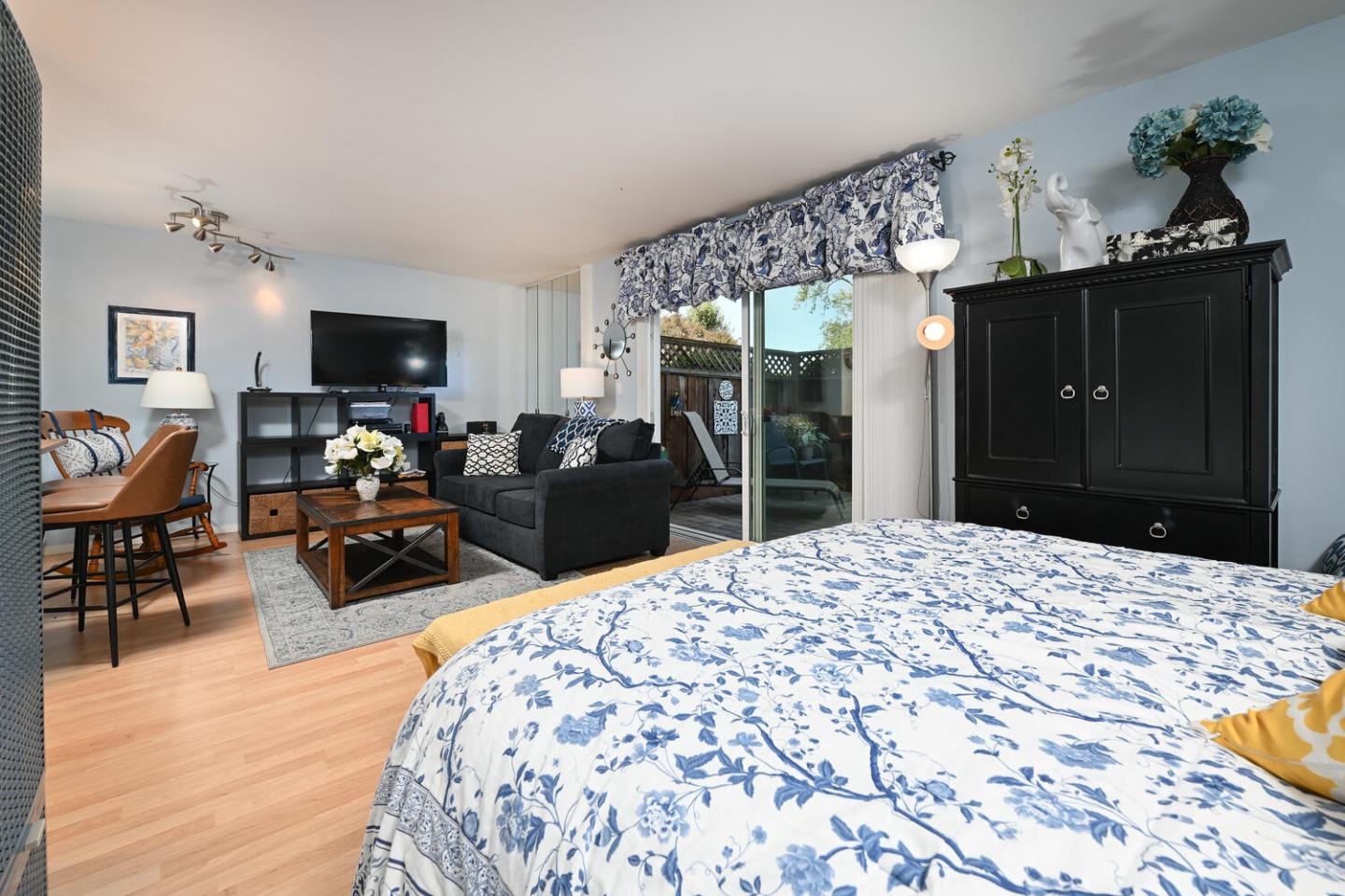 Detail Gallery Image 10 of 21 For 3090 Los Prados St #2,  San Mateo,  CA 94403 - 0 Beds | 1 Baths