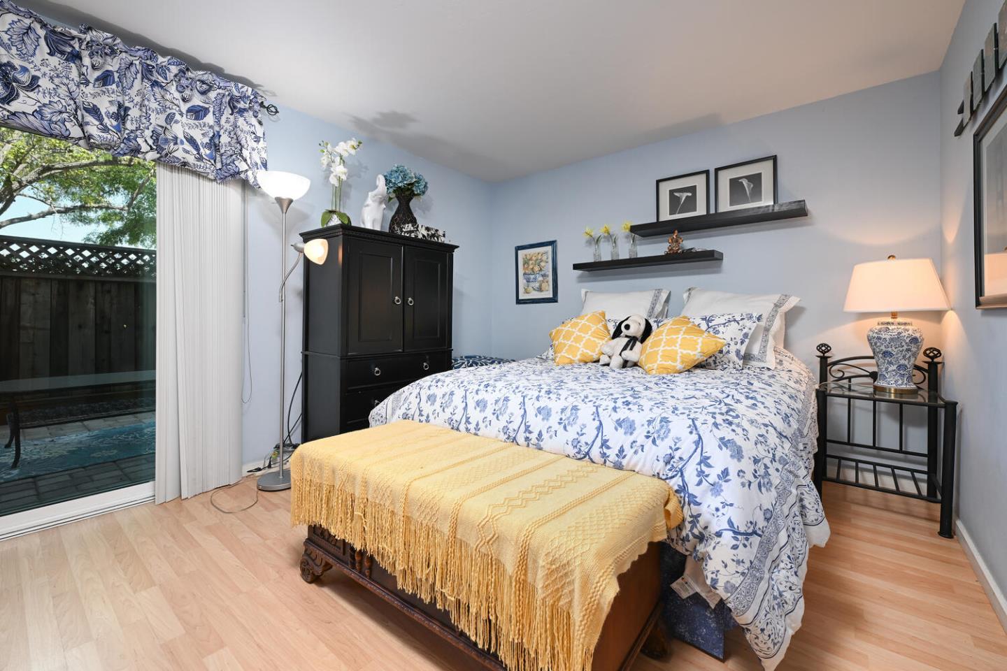 Detail Gallery Image 9 of 21 For 3090 Los Prados St #2,  San Mateo,  CA 94403 - 0 Beds | 1 Baths