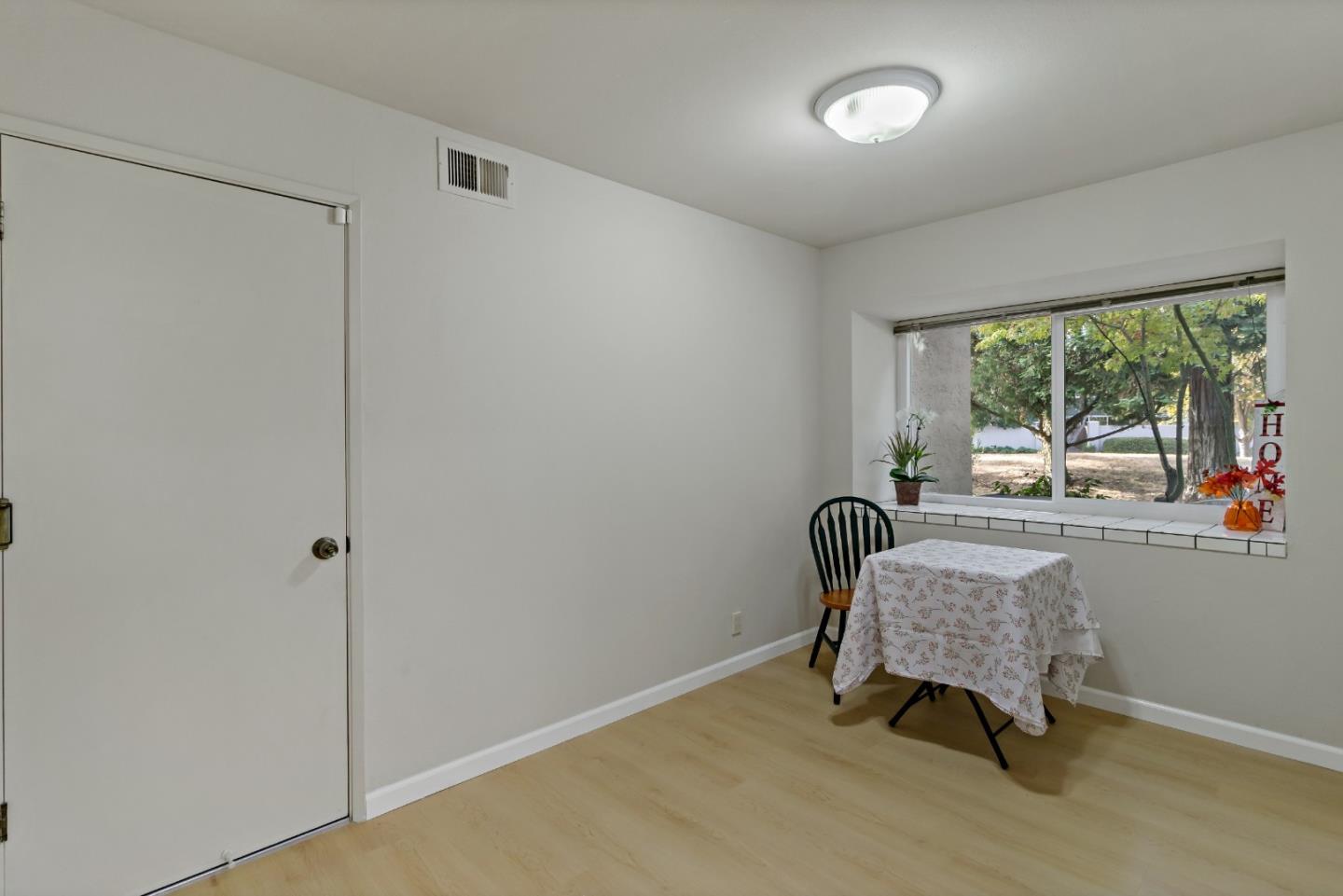 Detail Gallery Image 28 of 56 For 1257 Bracebridge Ct, Campbell,  CA 95008 - 2 Beds | 2/1 Baths