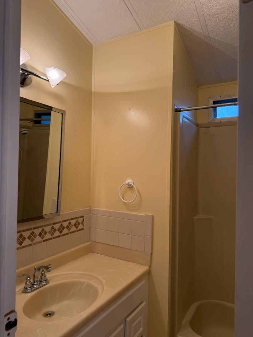 Detail Gallery Image 17 of 29 For 440 Moffett Blvd #8,  Mountain View,  CA 94043 - 2 Beds | 2 Baths