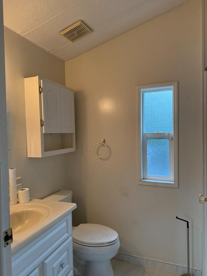 Detail Gallery Image 21 of 29 For 440 Moffett Blvd #8,  Mountain View,  CA 94043 - 2 Beds | 2 Baths